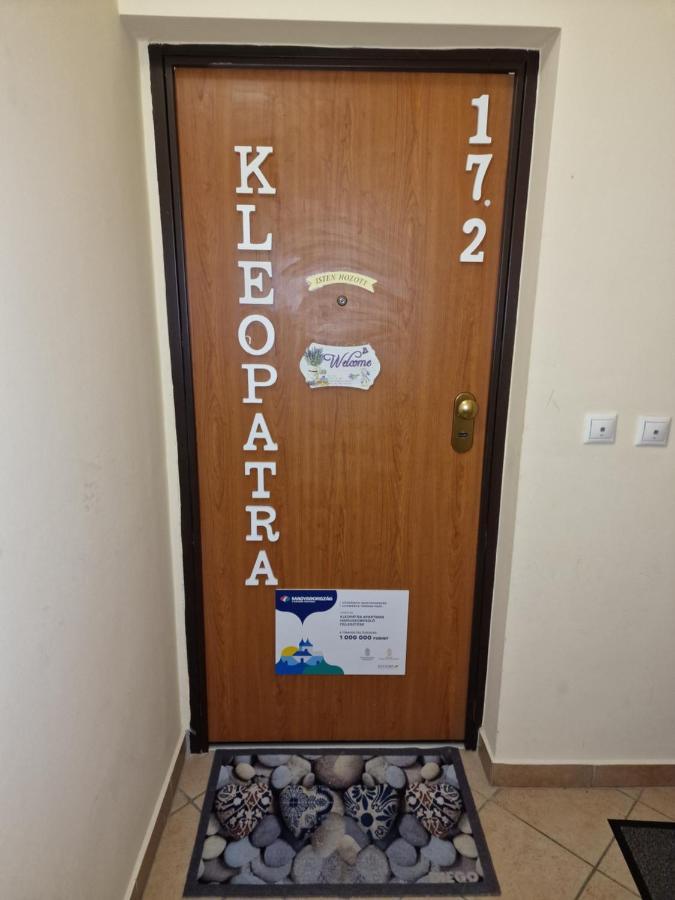 Kleopatra Apartman Hajduszoboszlo Bagian luar foto