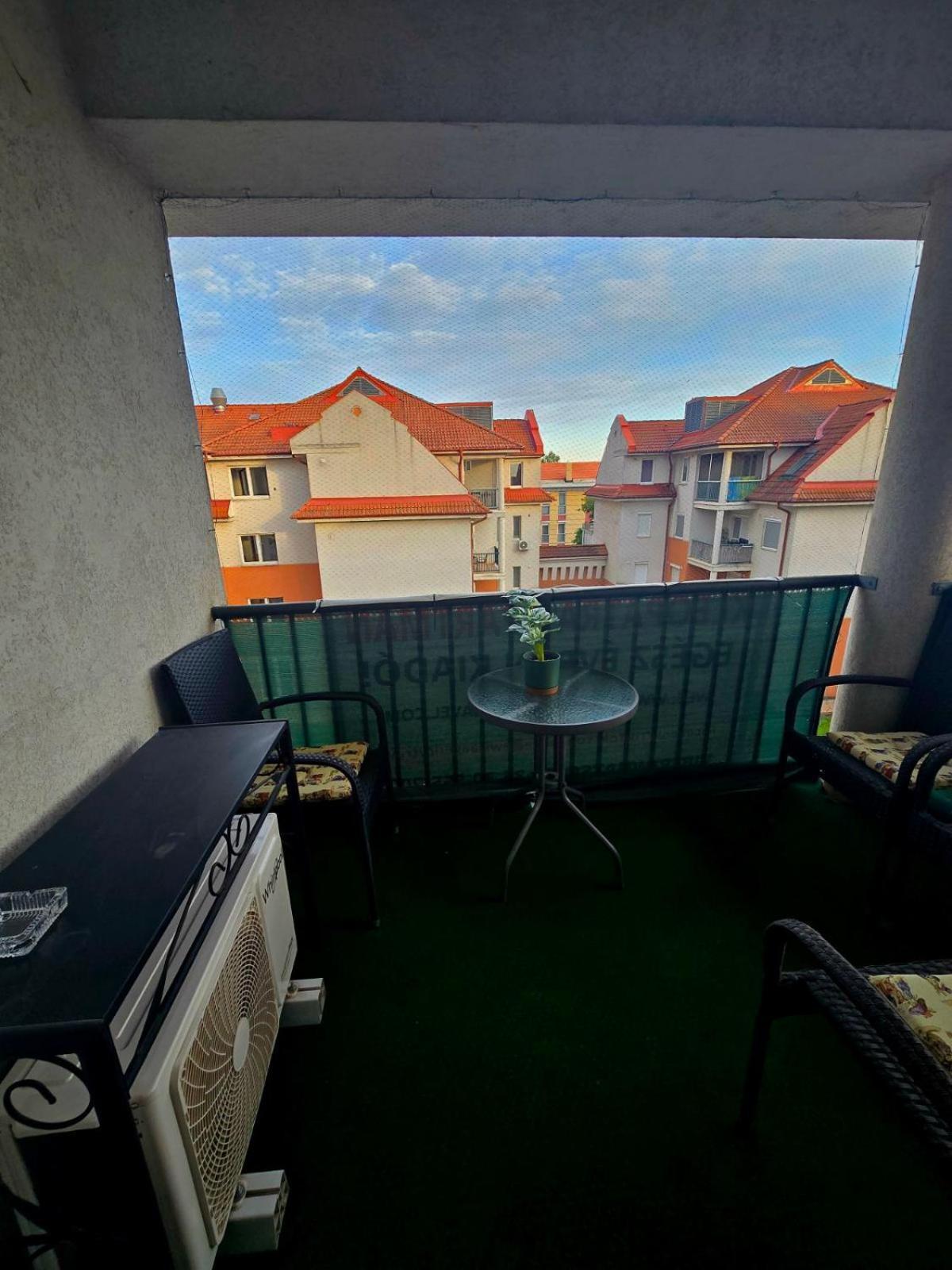 Kleopatra Apartman Hajduszoboszlo Bagian luar foto