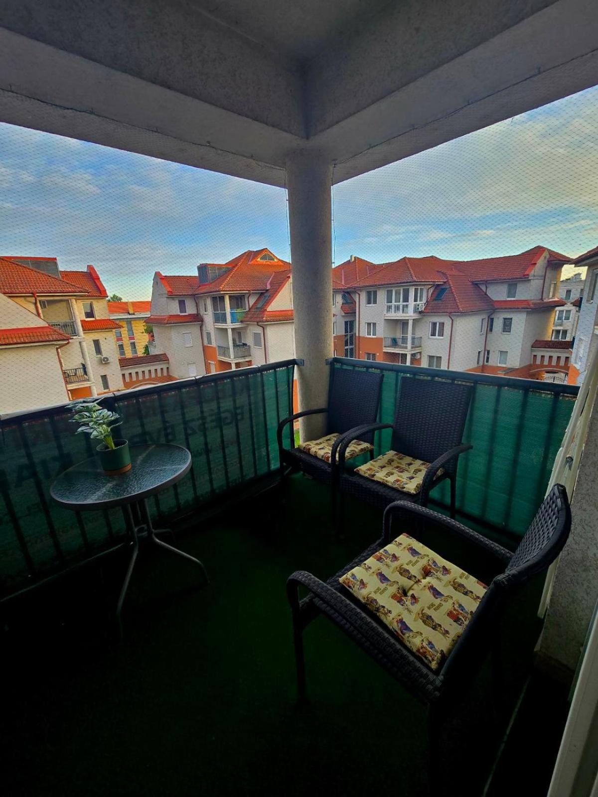 Kleopatra Apartman Hajduszoboszlo Bagian luar foto
